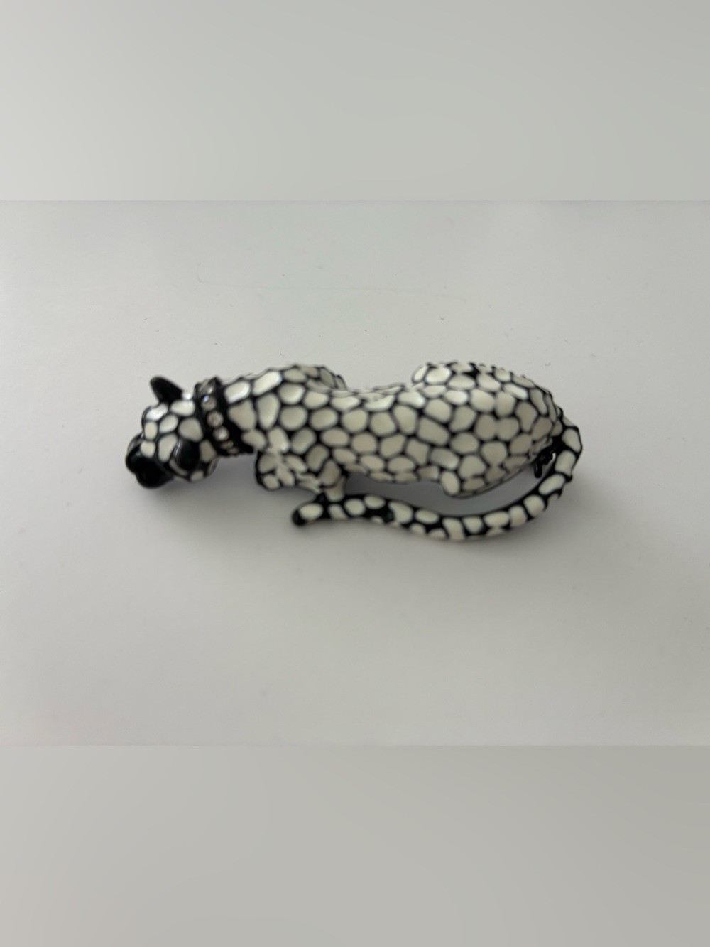 Black & White Patterned Leopard Brooch $15